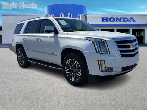 Used 2019 Cadillac Escalade Luxury image 9