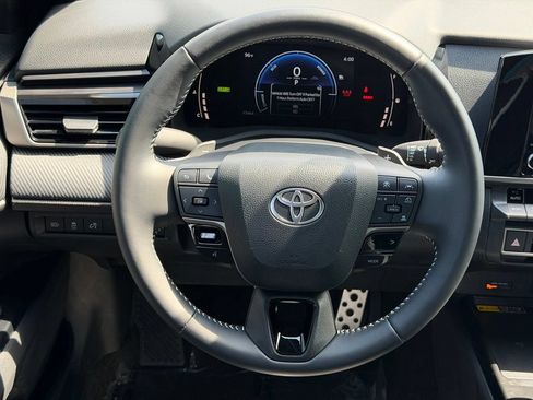 Used 2025 Toyota Camry SE w/ Convenience Package FWD image 20