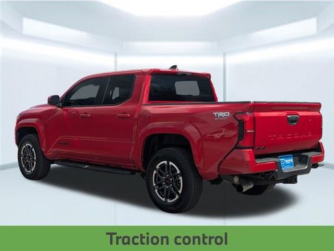 Used 2025 Toyota Tacoma TRD Sport AWD/4WD image 4