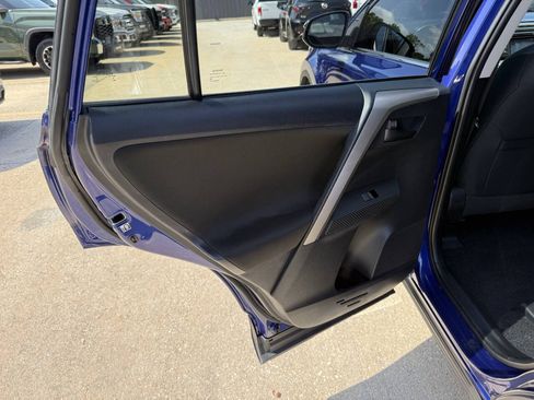 Used 2014 Toyota RAV4 LE FWD image 14