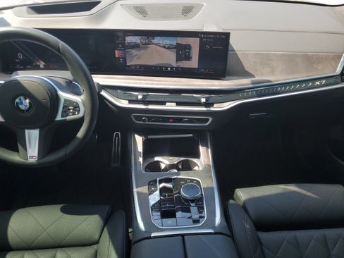 Used 2025 BMW X7 xDrive40i w/ M Sport Package image 18