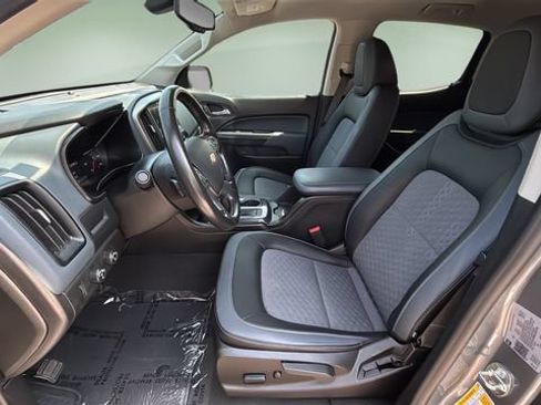 Used 2022 Chevrolet Colorado Z71 AWD/4WD image 19