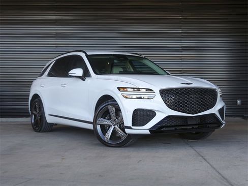 Used 2025 Genesis GV70 3.5T Sport w/ Sport Prestige Package image 9