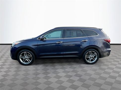 Used 2018 Hyundai Santa Fe SE image 4