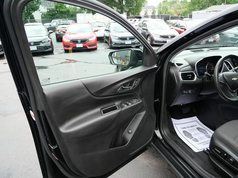 Used 2019 Chevrolet Equinox LT AWD/4WD image 16