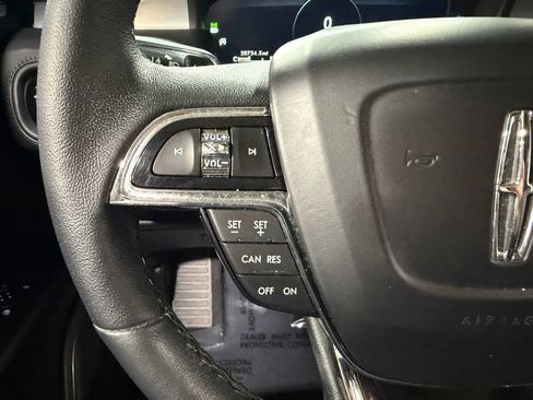 Used 2023 Lincoln Nautilus AWD w/ Premium Package image 15