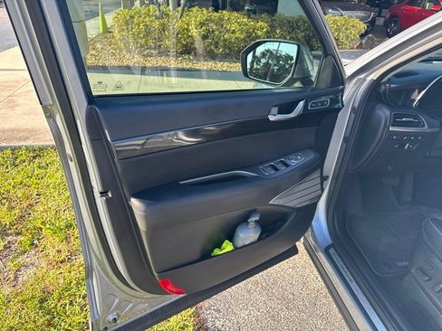Used 2021 Hyundai Palisade Limited FWD image 19