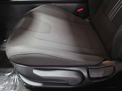 Certified 2025 Hyundai Elantra Sport FWD image 23