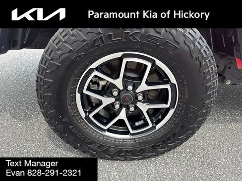 Used 2023 Jeep Gladiator Overland w/ LED Lighting Group AWD/4WD image 9
