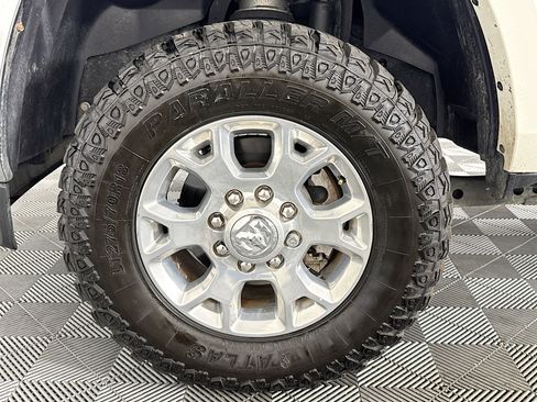 Used 2019 RAM 2500 Laramie AWD/4WD image 36