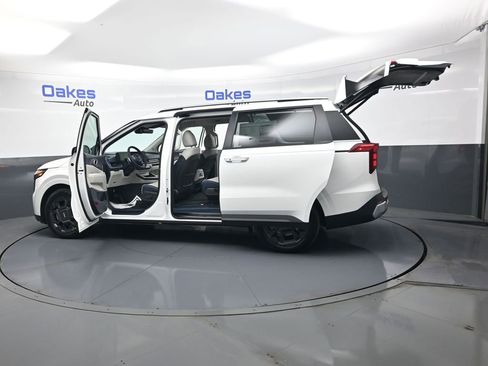 New 2026 Kia Carnival EX FWD image 57