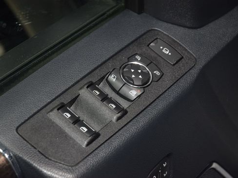 Used 2022 Ford F250 Lariat w/ Black Appearance Package AWD/4WD image 55