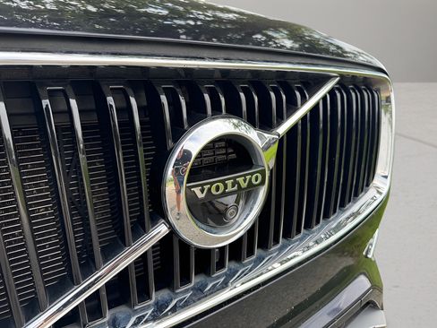 Used 2017 Volvo XC90 T6 Momentum w/ Vision Package AWD/4WD image 12