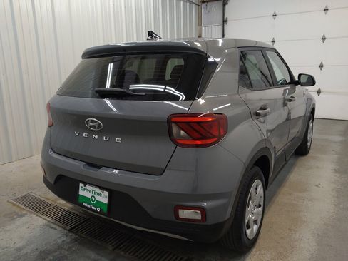 Used 2020 Hyundai Venue SE FWD image 9