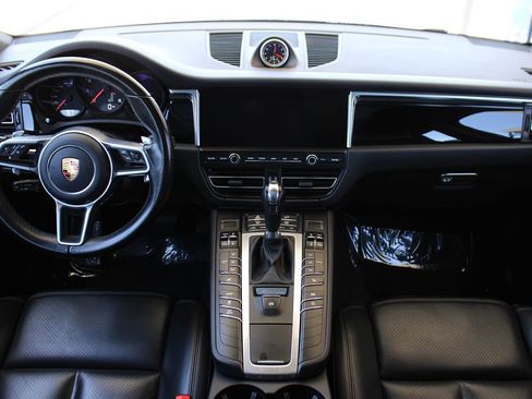 Used 2021 Porsche Macan AWD/4WD image 10