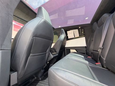 Used 2024 Tesla Cybertruck AWD Crew Cab image 36