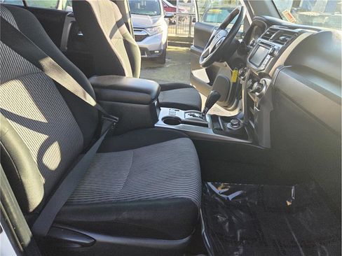 Used 2017 Toyota 4Runner SR5 image 27