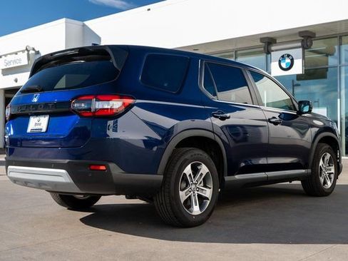 Used 2025 Honda Pilot EX-L image 10