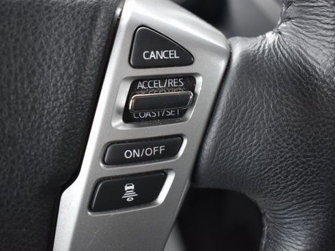 Used 2021 Nissan Titan SV w/ SV Convenience Package image 26