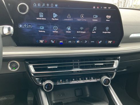 Certified 2025 Chevrolet Traverse LT image 8