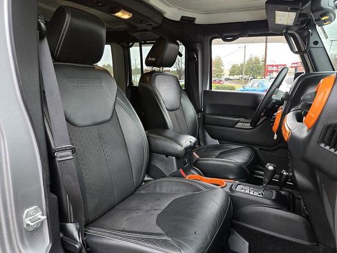 Used 2016 Jeep Wrangler Unlimited Sport image 12