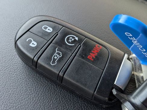 Used 2022 Jeep Grand Cherokee Laredo X image 28