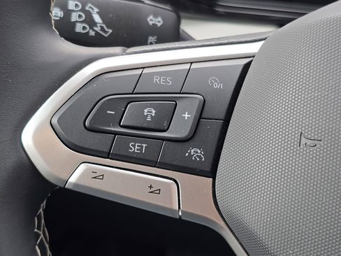 Certified 2025 Volkswagen Taos S AWD/4WD image 11