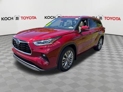 Used 2022 Toyota Highlander Platinum AWD/4WD image 3