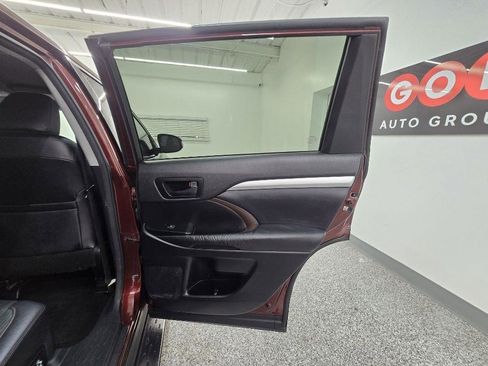 Used 2016 Toyota Highlander Plus FWD image 29