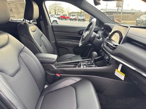 New 2026 Jeep Compass Latitude image 17