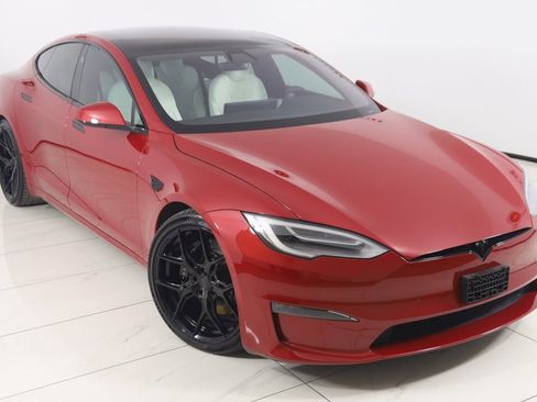Used 2022 Tesla Model S Plaid image 18