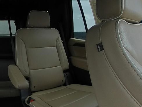 Used 2024 Chevrolet Tahoe Premier AWD/4WD image 3