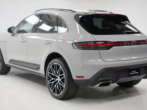 Certified 2025 Porsche Macan image 3