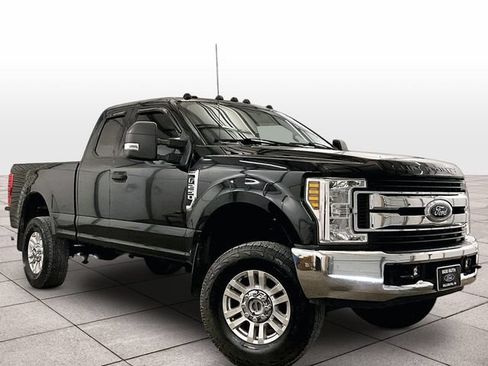 Used 2018 Ford F250 XLT AWD/4WD image 2