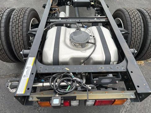 New 2025 Chevrolet Low Cab Forward RWD image 27
