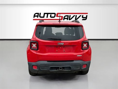 Used 2015 Jeep Renegade Latitude image 6
