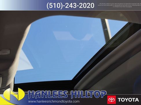 Used 2023 Toyota Highlander XLE image 14