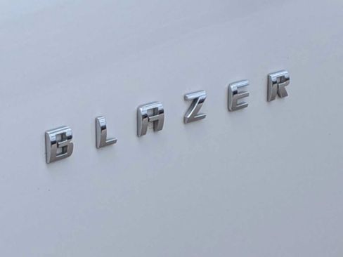 Used 2021 Chevrolet Blazer LT FWD image 12