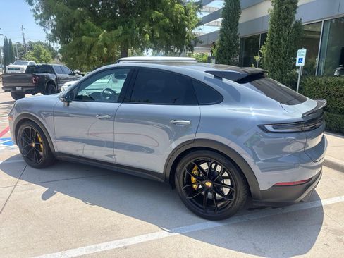 Used 2024 Porsche Cayenne Turbo GT AWD/4WD image 6