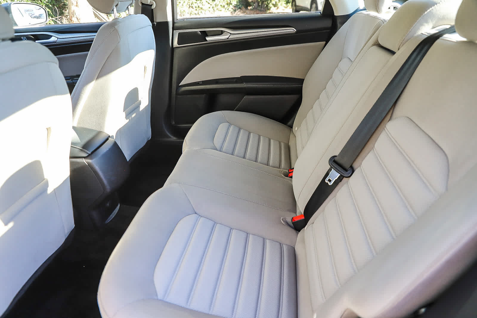Used 2017 Ford Fusion S FWD image 17