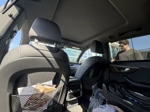 Used 2019 Audi Q8 Prestige w/ Towing Package image 2