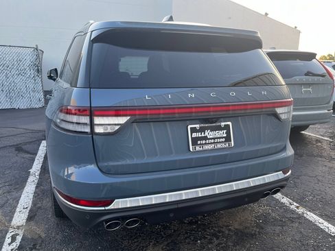 Used 2025 Lincoln Aviator Reserve w/ Equipment Group 201A AWD/4WD image 3