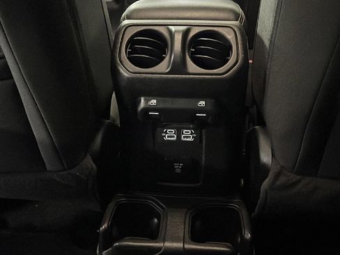 Used 2023 Jeep Gladiator Overland image 25