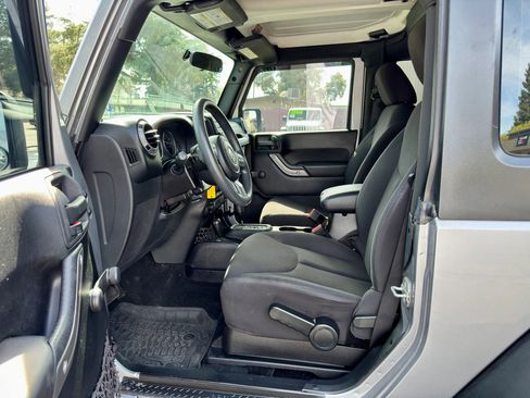 Used 2014 Jeep Wrangler Sport image 6