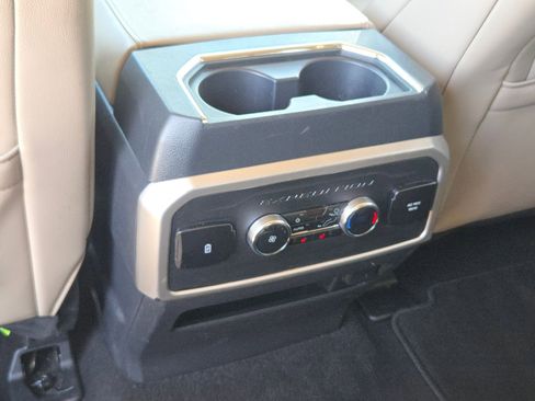 Used 2024 Ford Expedition Limited image 23