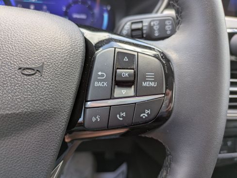 Used 2022 Ford Escape SEL w/ Technology Package image 18