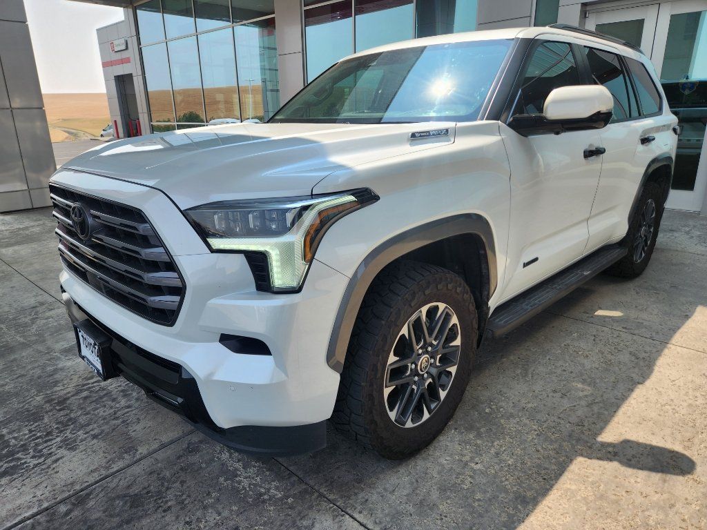 Used 2024 Toyota Sequoia Limited w/ Tow Technology Package AWD/4WD image 4