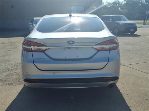 Used 2018 Ford Fusion SE image 23