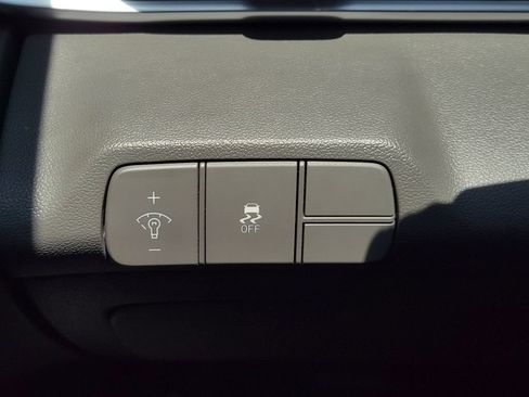 Used 2024 Hyundai Elantra SEL FWD image 25