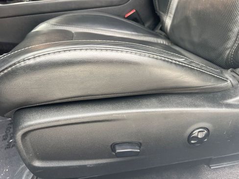 Used 2017 Dodge Challenger GT w/ Driver Convenience Group image 11